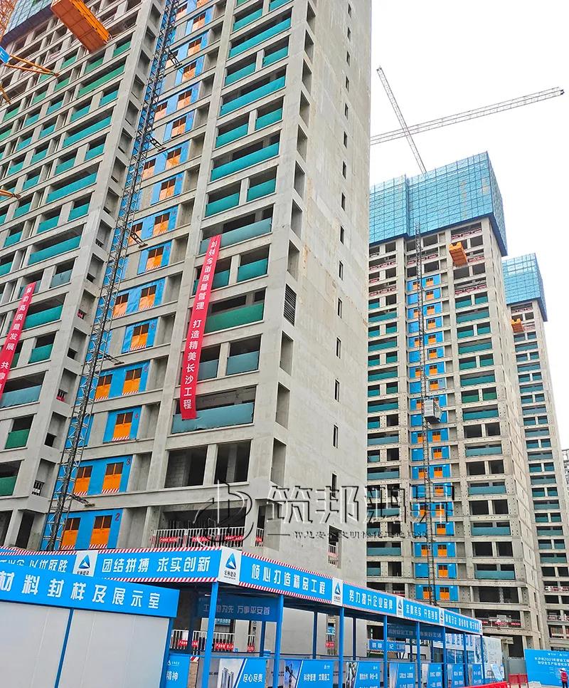 施工電梯防護門 施工電梯防護門